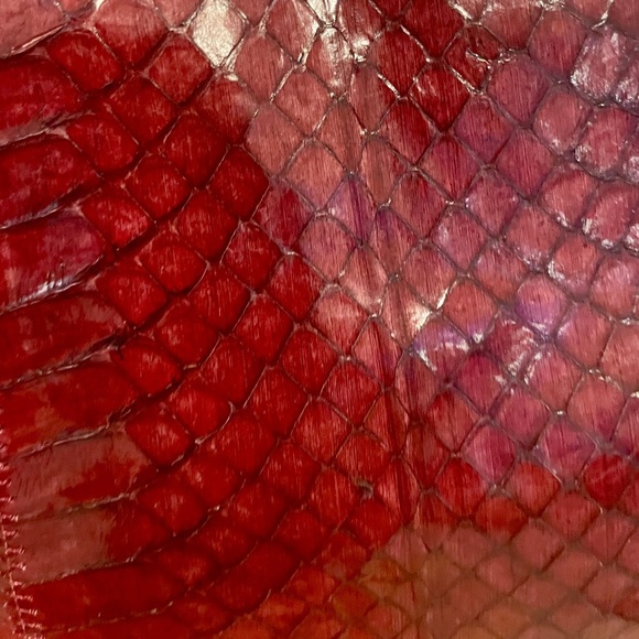 VTG 70’s Genuine Snakeskin Clutch Shoulder Bag Red Gold chain strap Flap Rare - Picture 8 of 16